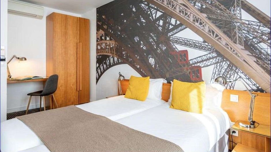 Le 20 Prieure Hotel Room