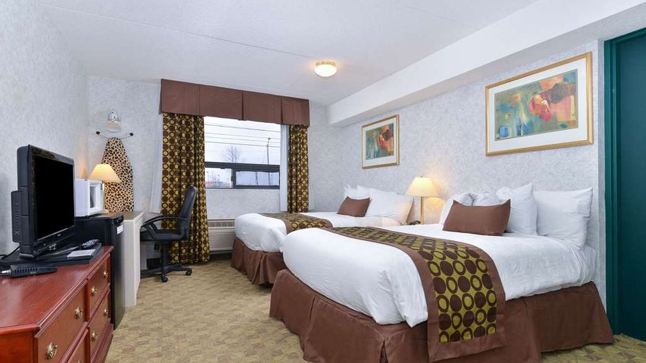 Lexington Inn & Suites Windsor Room