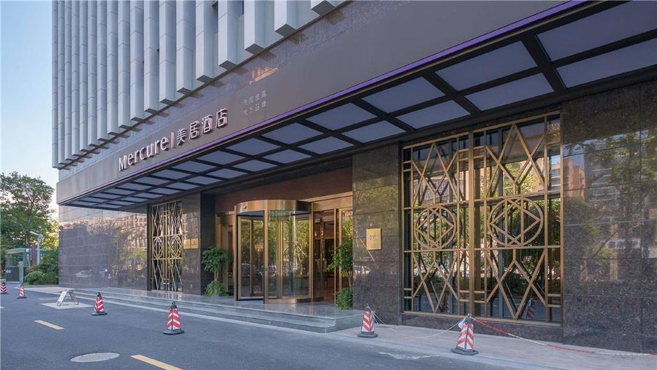 Mercure Hangzhou East Railway Station Exterior