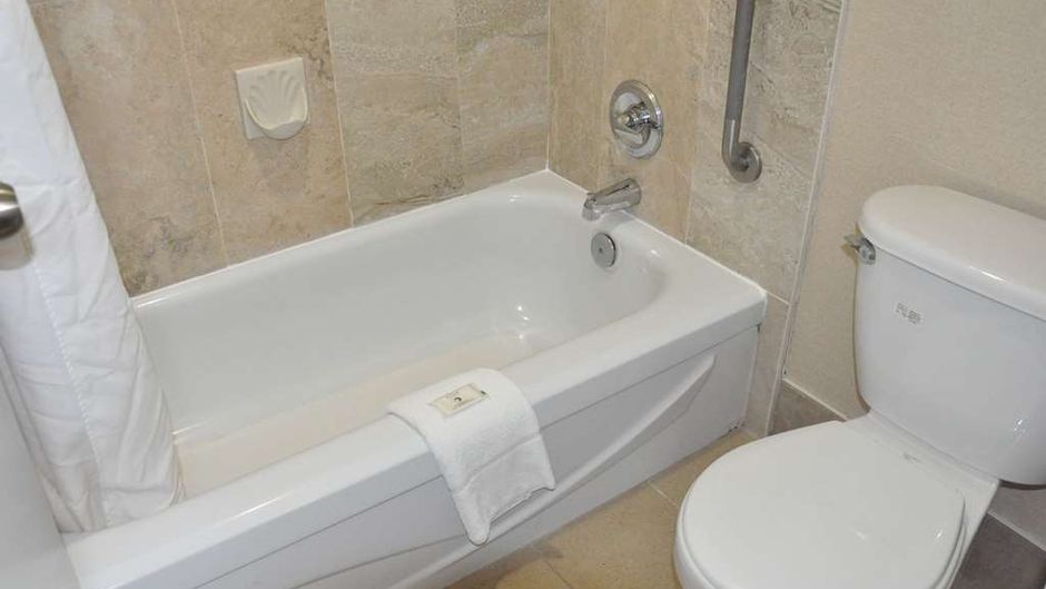 Ramada by Wyndham Abbotsford Room