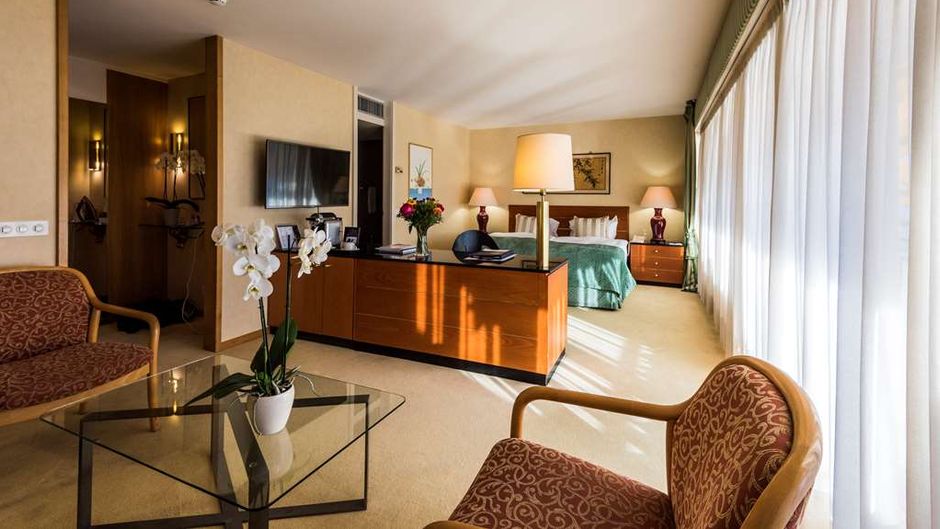 Royal Plaza Montreux Suite