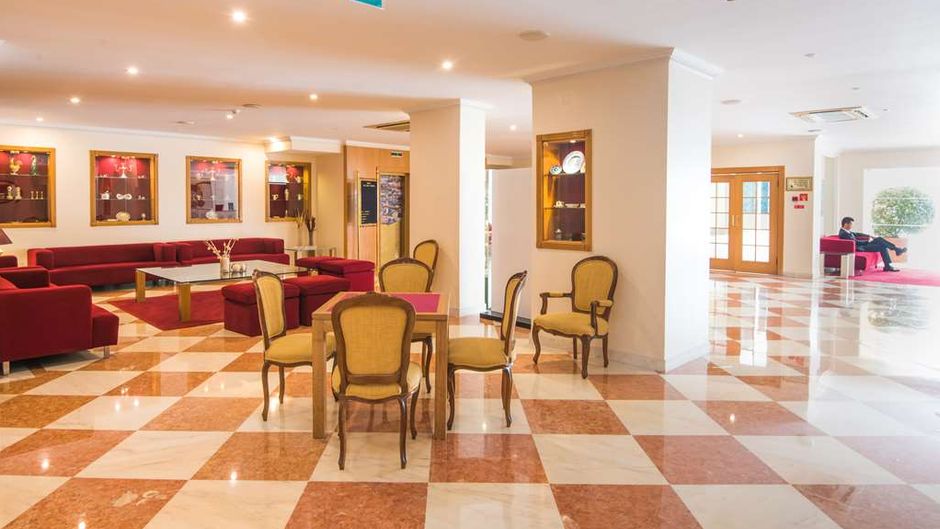 Vila Gale Estoril Lobby