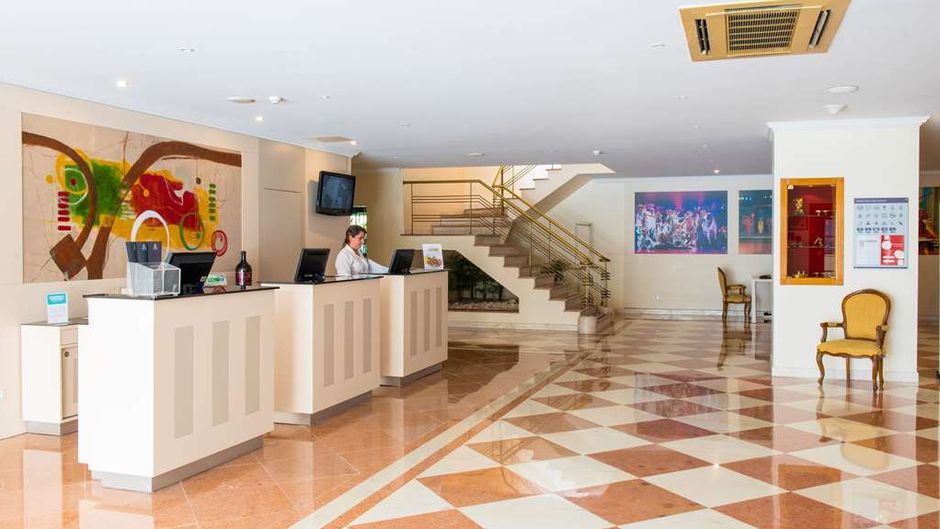 Vila Gale Estoril Lobby