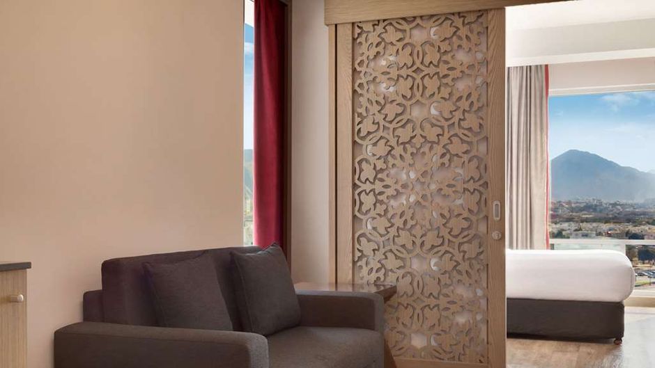 Ramada Encore Wyndham Muscat Al Ghubrah Suite