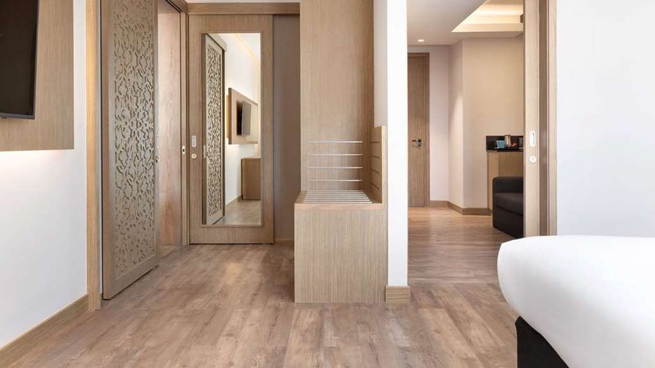 Ramada Encore Wyndham Muscat Al Ghubrah Suite