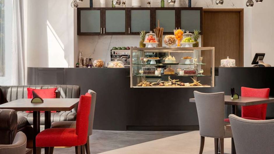 Ramada Encore Wyndham Muscat Al Ghubrah Restaurant