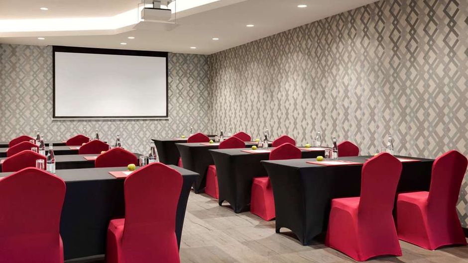 Ramada Encore Wyndham Muscat Al Ghubrah Meeting