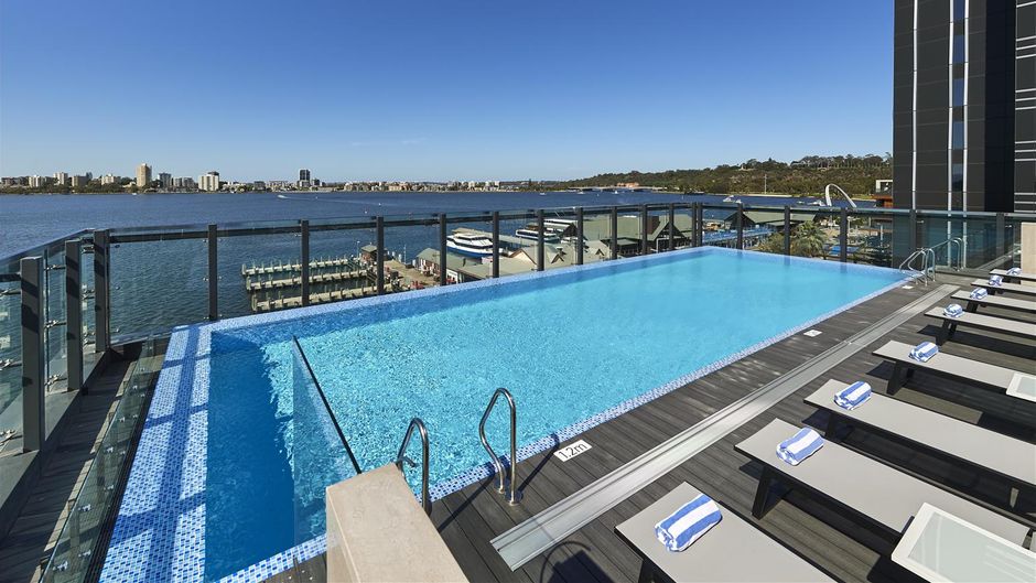 DoubleTree by Hilton Perth Waterfront Pool