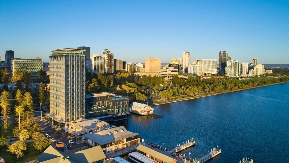 DoubleTree by Hilton Perth Waterfront Exterior
