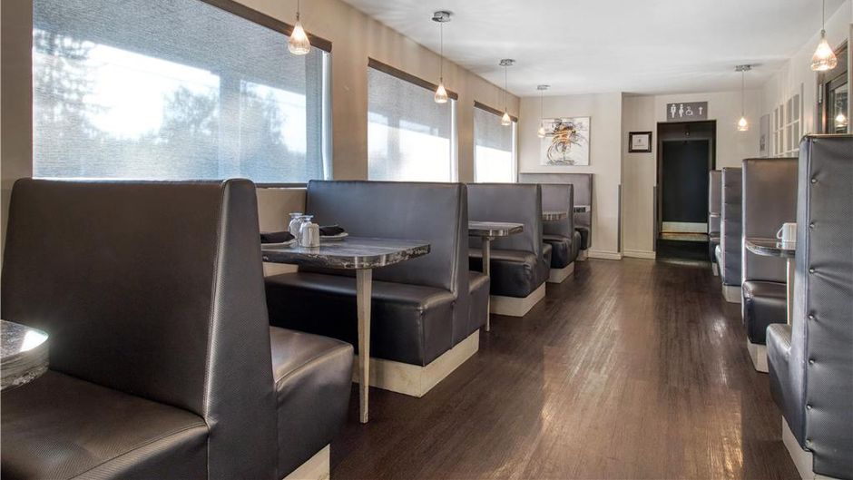 Danny's Hotel Stes, SureStay Coll by BW Restaurant