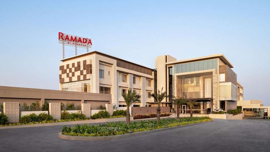 Ramada by Wyndham Gandhidham Shinay Exterior
