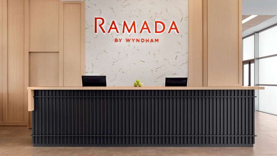 Ramada by Wyndham Madrid Getaf Lobby
