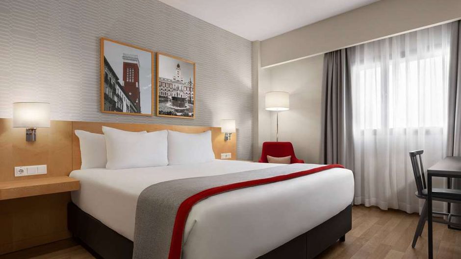 Ramada by Wyndham Madrid Getaf Room
