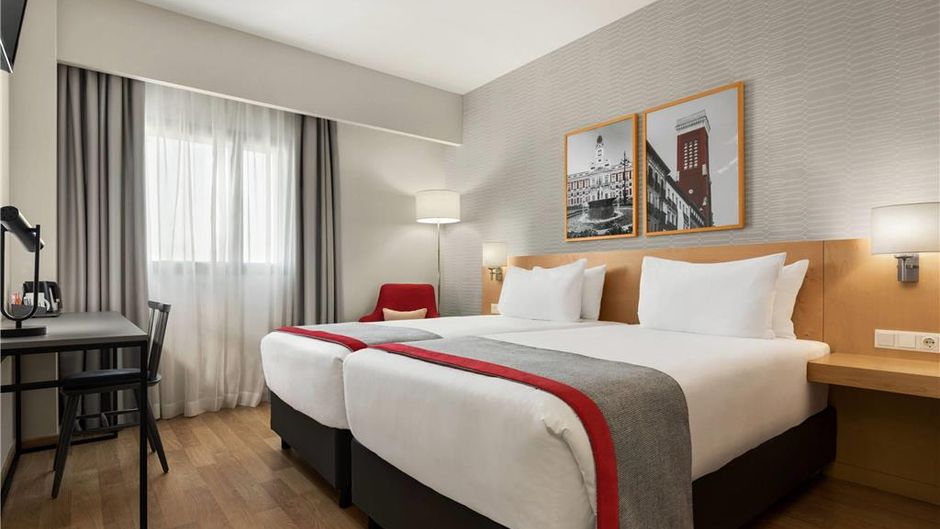 Ramada by Wyndham Madrid Getaf Room