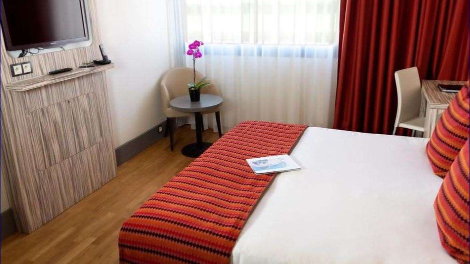 Eden Hotel Room