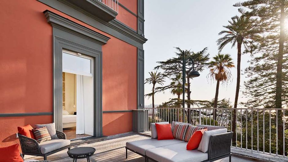 De Bonart Naples, Curio Collection Room