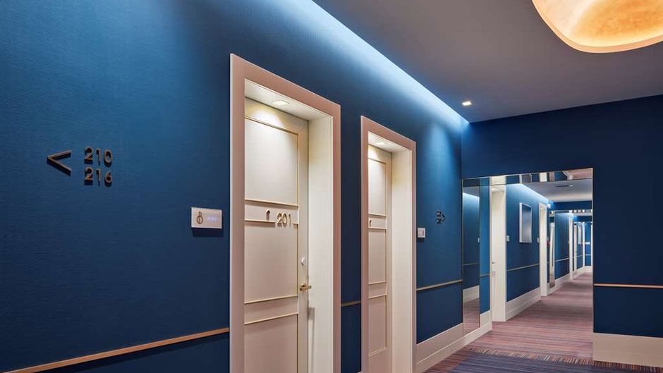 De Bonart Naples, Curio Collection Lobby