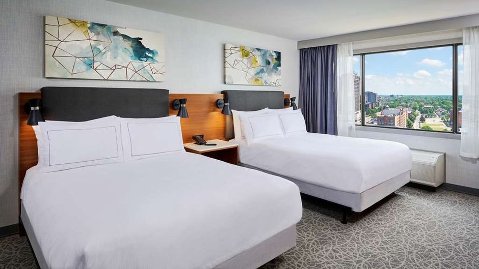 DoubleTree Windsor Hotel & Suites Room