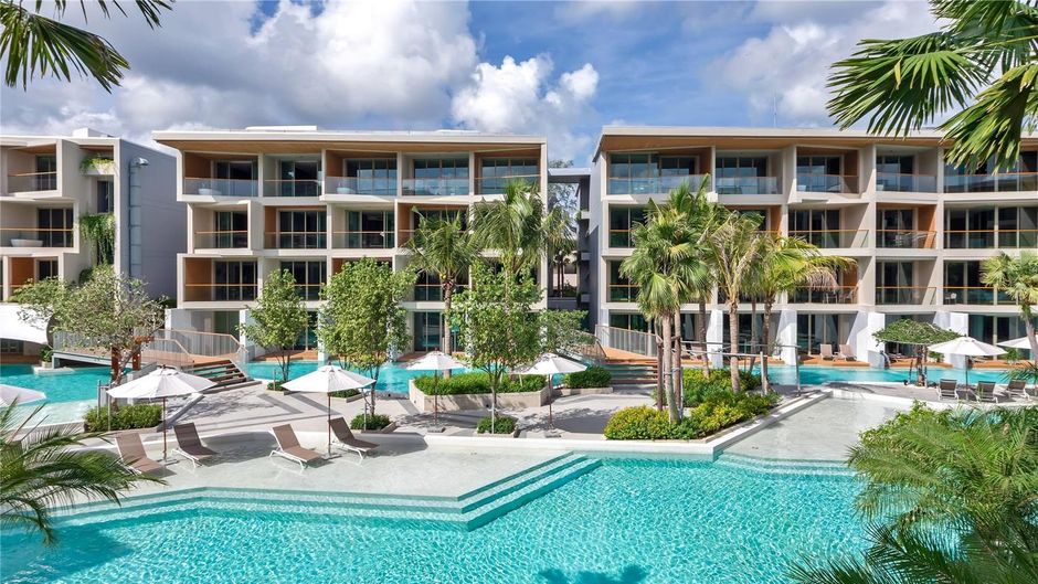 Wyndham Grand Nai Harn Beach Phuket Pool