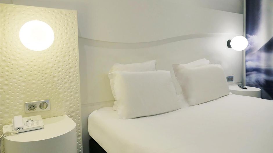 Kyriad Prestige Perpignan Centre Del Mon Room