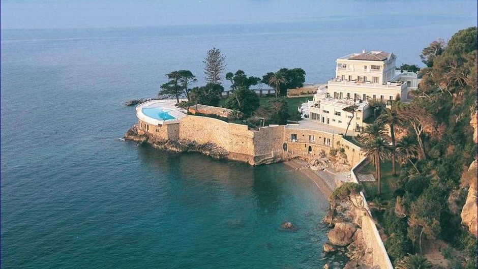 Cap Estel Exterior