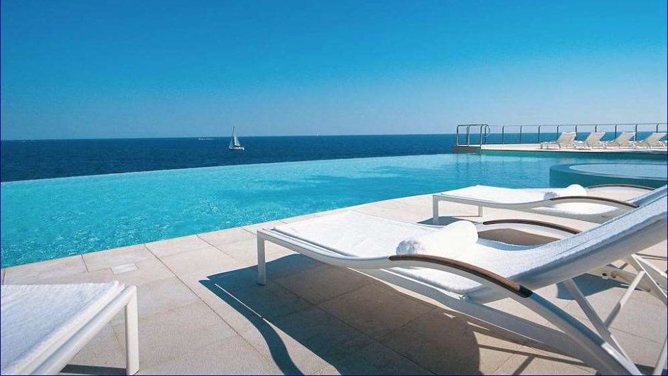 Cap Estel Pool