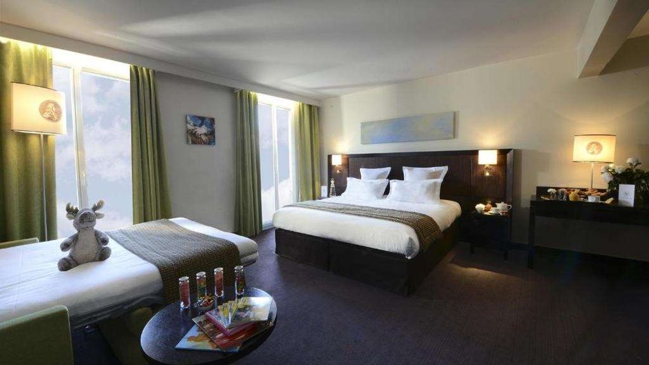 Le Versailles Hotel Room