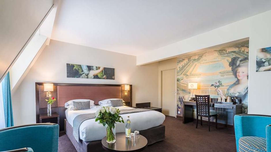 Le Versailles Hotel Room