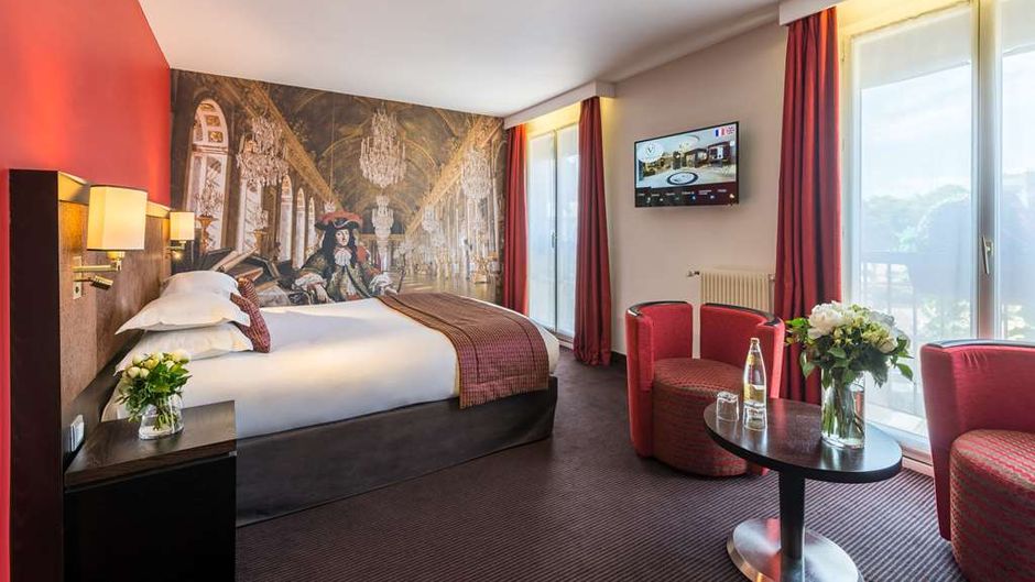 Le Versailles Hotel Room