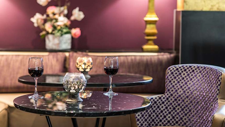 Le Versailles Hotel Restaurant