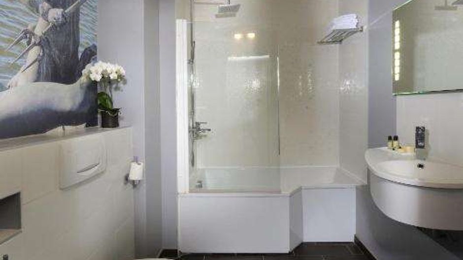 Le Versailles Hotel Room