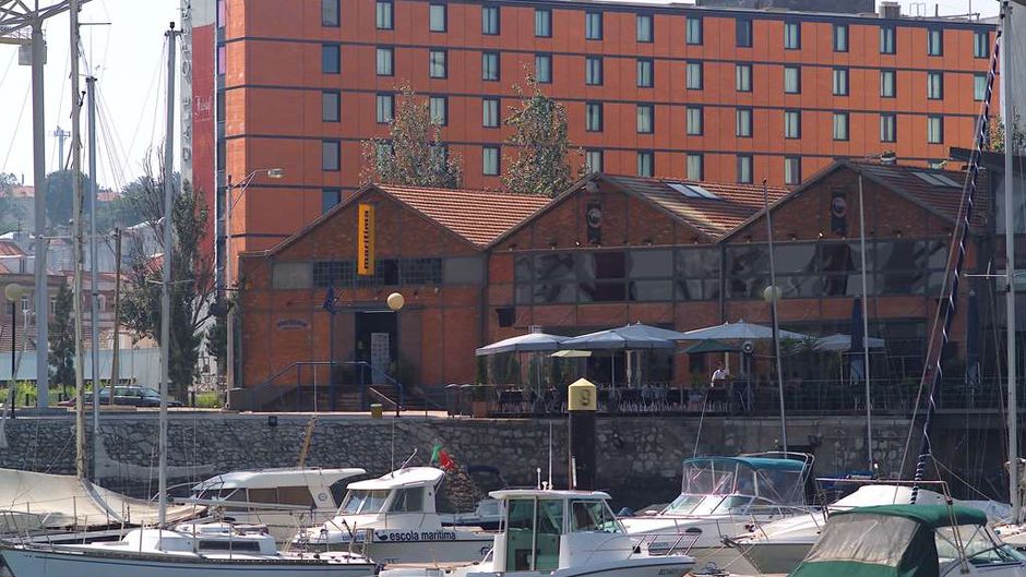 Vila Gale Opera Exterior