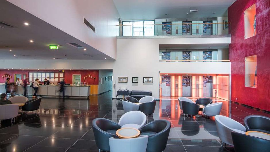 Vila Gale Opera Lobby