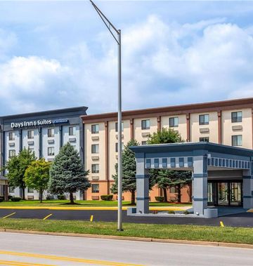 Days Inn and Suites by Wyndham