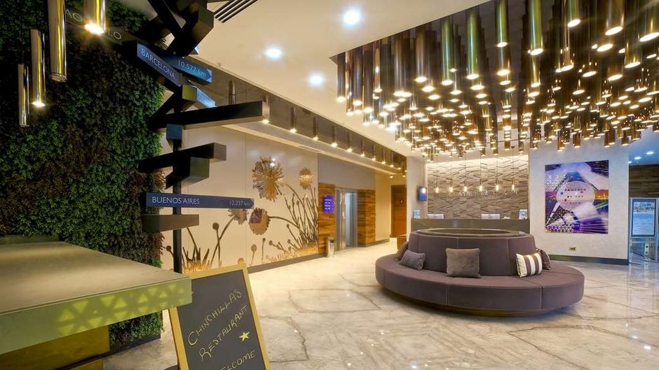 Tryp by Wyndham Istanbul Topkapi Lobby