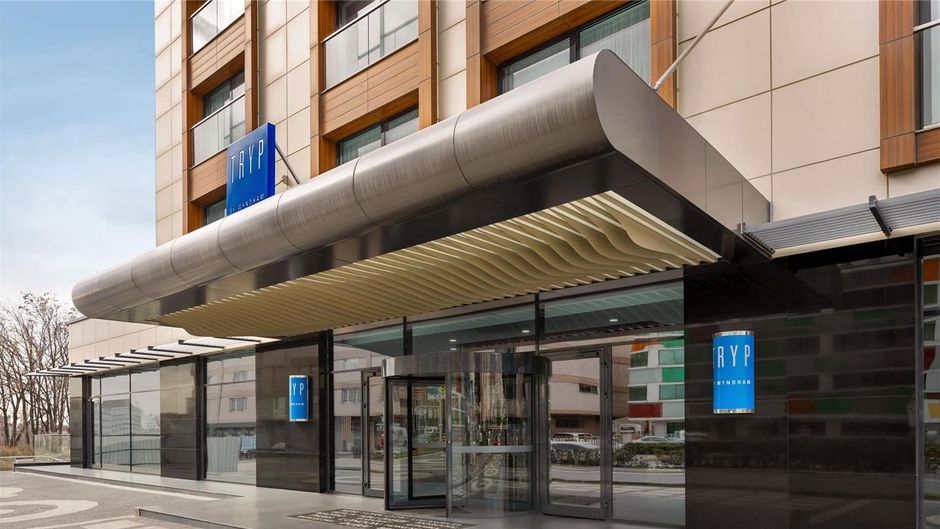 Tryp by Wyndham Istanbul Topkapi Exterior