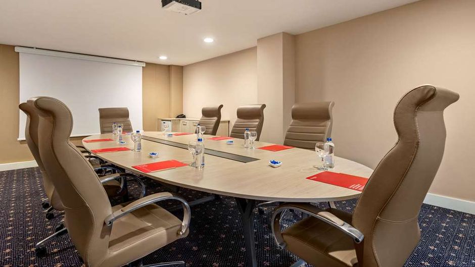 Ramada Plaza by Wyndham Mardin Meeting