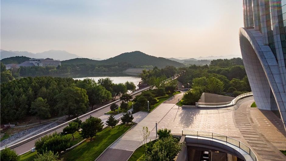 Sunrise Kempinski Hotel Exterior