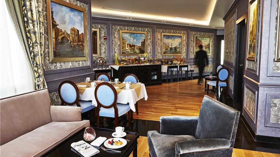 Royal Maxim Palace Kempinski Recreation