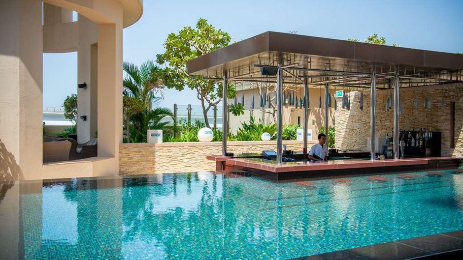 Kempinski Hotel Mall of the Emirates Pool
