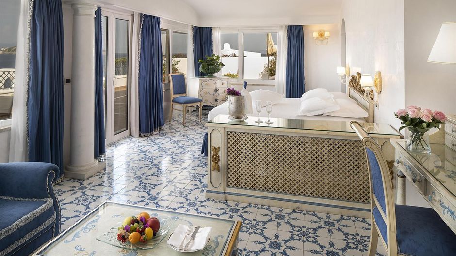 Excelsior Belvedere Hotel & Spa Suite