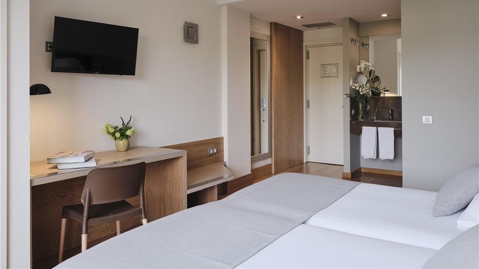 QGAT Valles Room