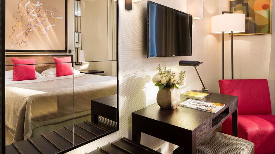 Balmoral Hotel Room