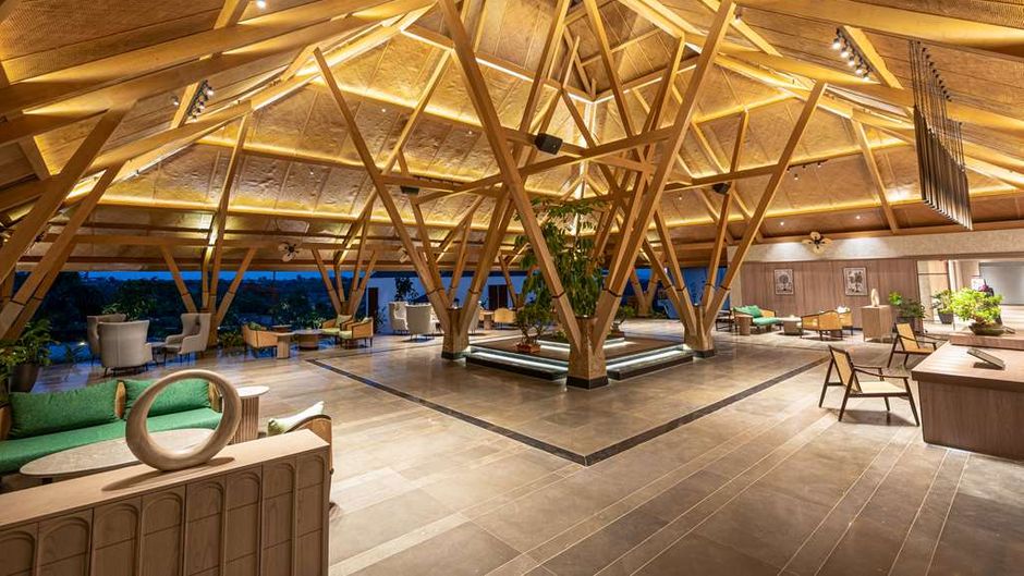 Radisson Resort Hatgad Saputara Lobby