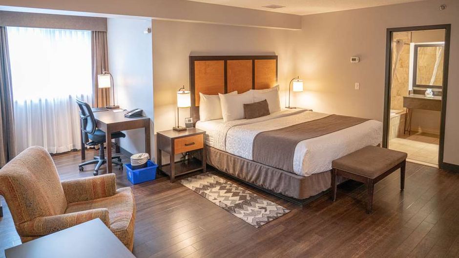 Pocaterra Inn & Waterslide Suite