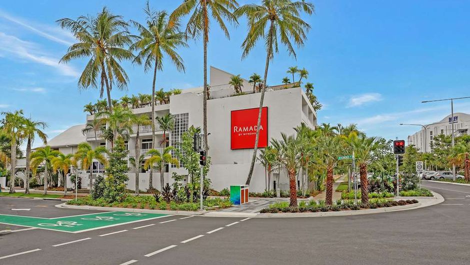 Ramada By Wyndham Cairns City Centre Exterior