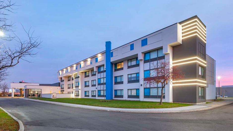 GLo Best Western Mississauga Corp Centre Exterior