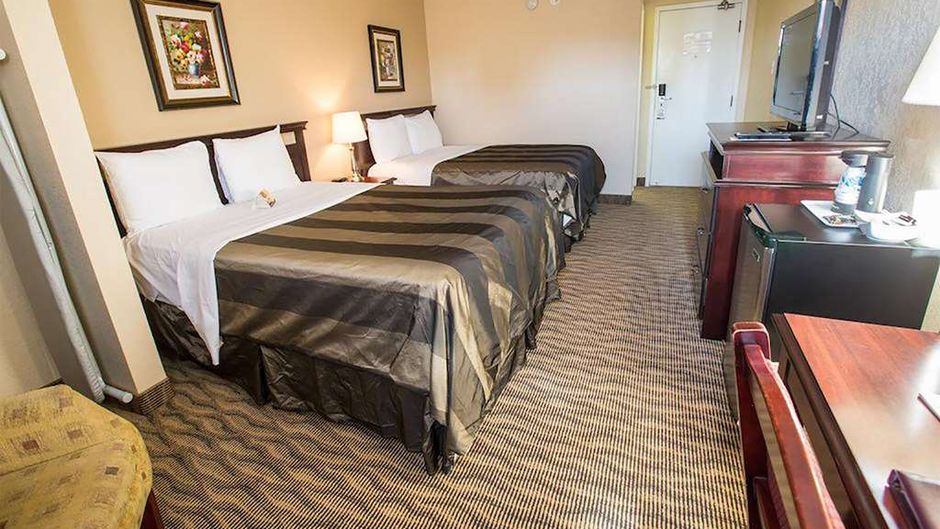 Travelodge by Wyndham Regina Room