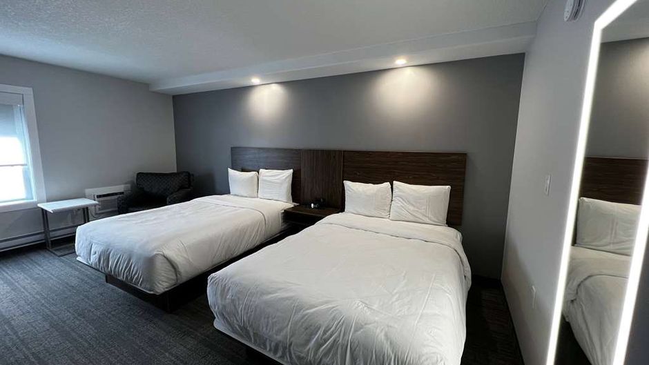 Travelodge by Wyndham Regina Room