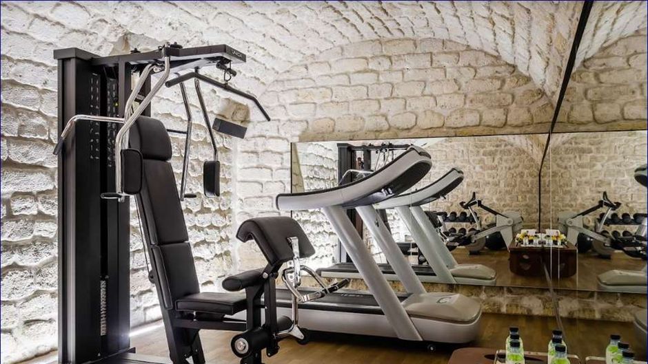Hotel du Ministere Health